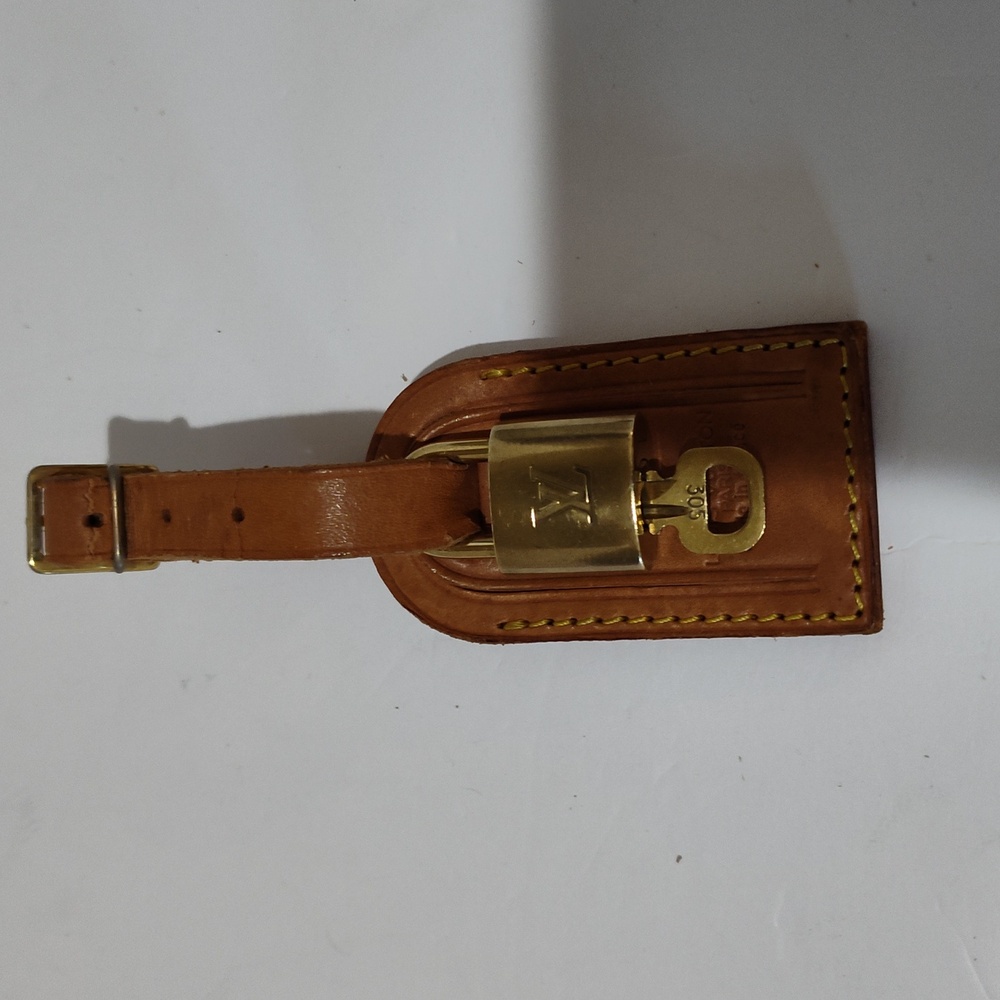 Louis Vuitton Tan Leather Luggage Tag with Gold Lock #305 - Picture 4 of 7